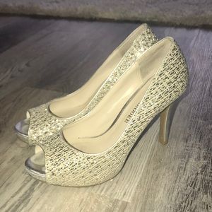 Audrey Brooke glitter heels 6 M